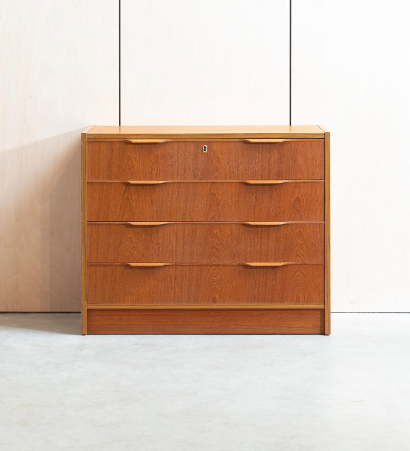 Taani kummut 77x39x63cm