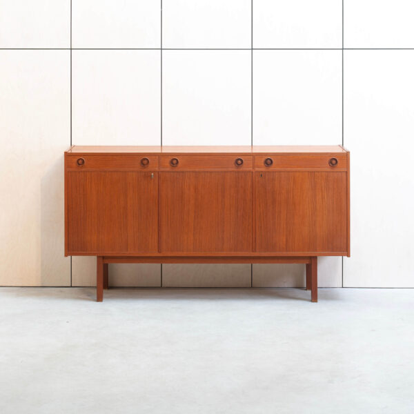 MOO-SID-TII-053 (1) Tiikpuu sideboard / kummutkapp