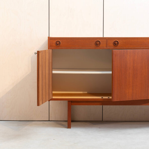 MOO-SID-TII-053 (3) Tiikpuu sideboard / kummutkapp