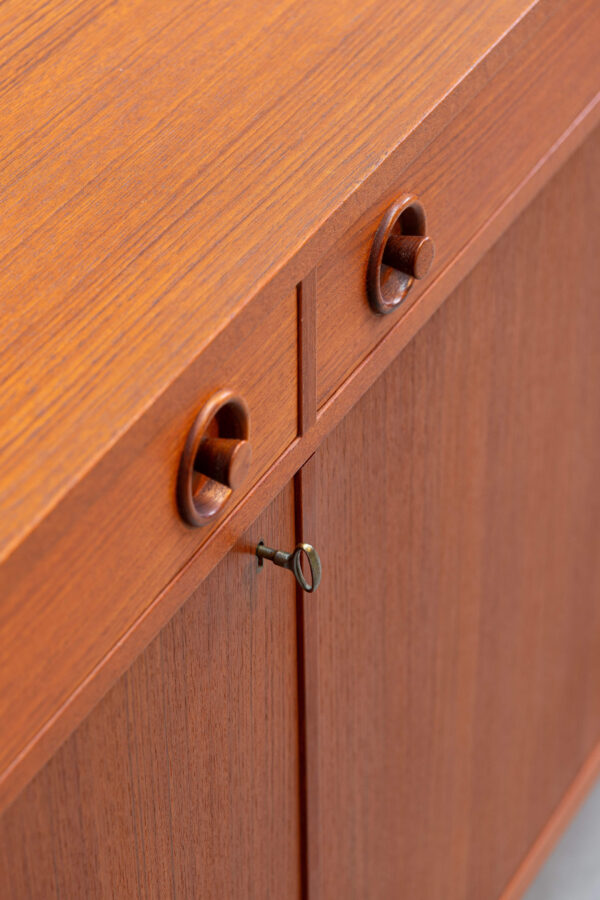 MOO-SID-TII-053 (5) Tiikpuu sideboard / kummutkapp