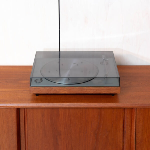 Bang & Olufsen Beogram 1203 Taani vintage vinüülimängija koos tolmukattega otsevaates