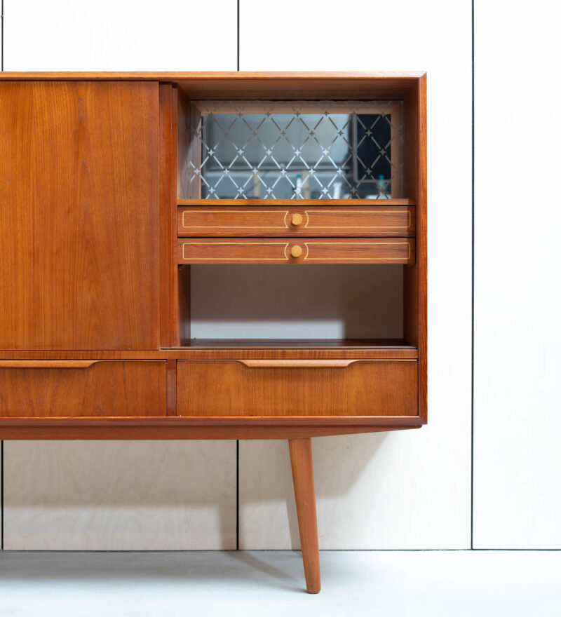 E. W. Bach sideboard / highboard puhveti osa