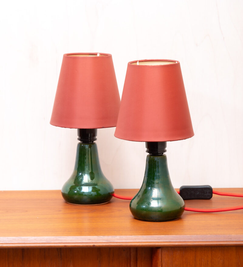 Keraamilised Taani vintage laualambid punaste kuplitega