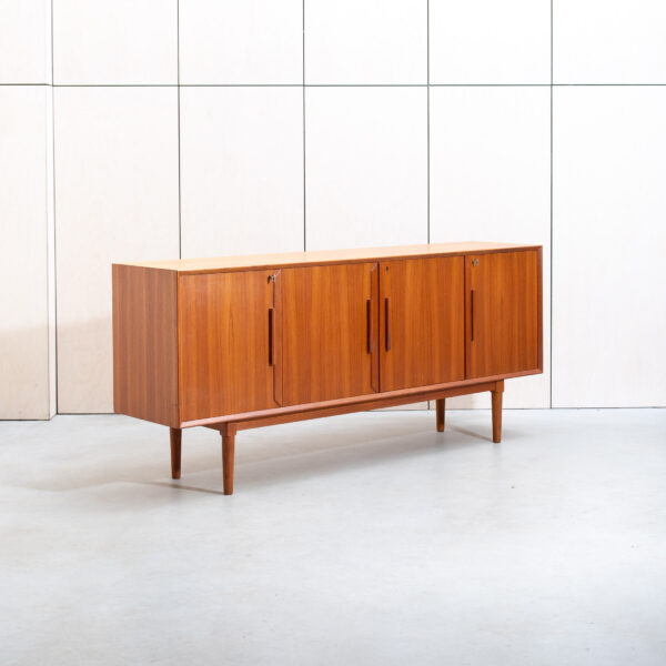 sideboard_tiikpuu_möb_fab_Örnen Rootsi vintage tiikpuu sideboard 4 uksega