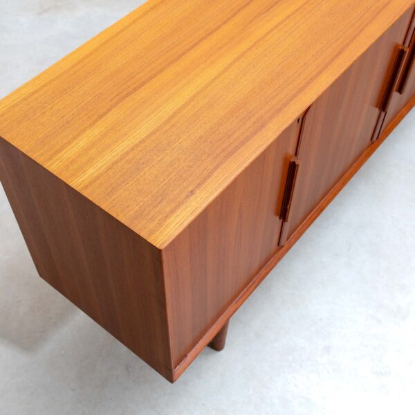 sideboard_tiikpuu_möb_fab_Örnen-8 Rootsi tiikpuu sideboard 4 uksega